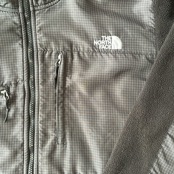 The North Face Denali Fleece Hoodie Jacket. - Picture 3 of 4